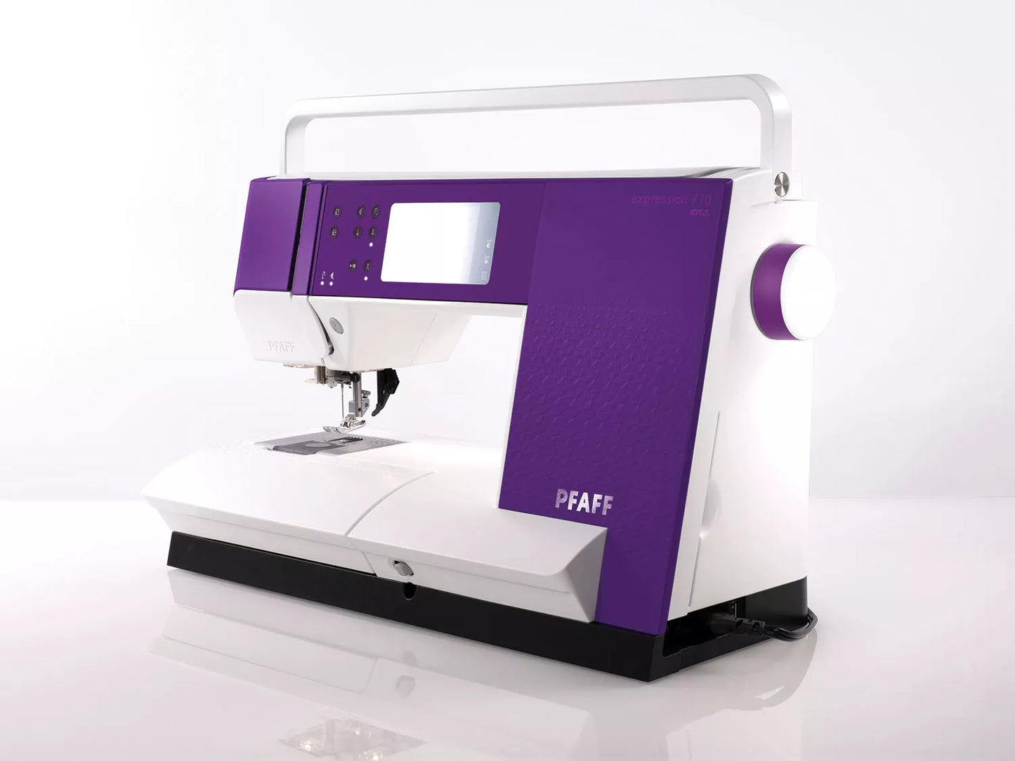 expression 710 Sewing Machine